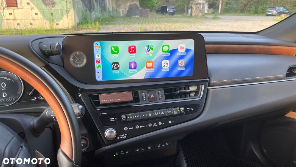 Lexus ES 300h Prestige - 9