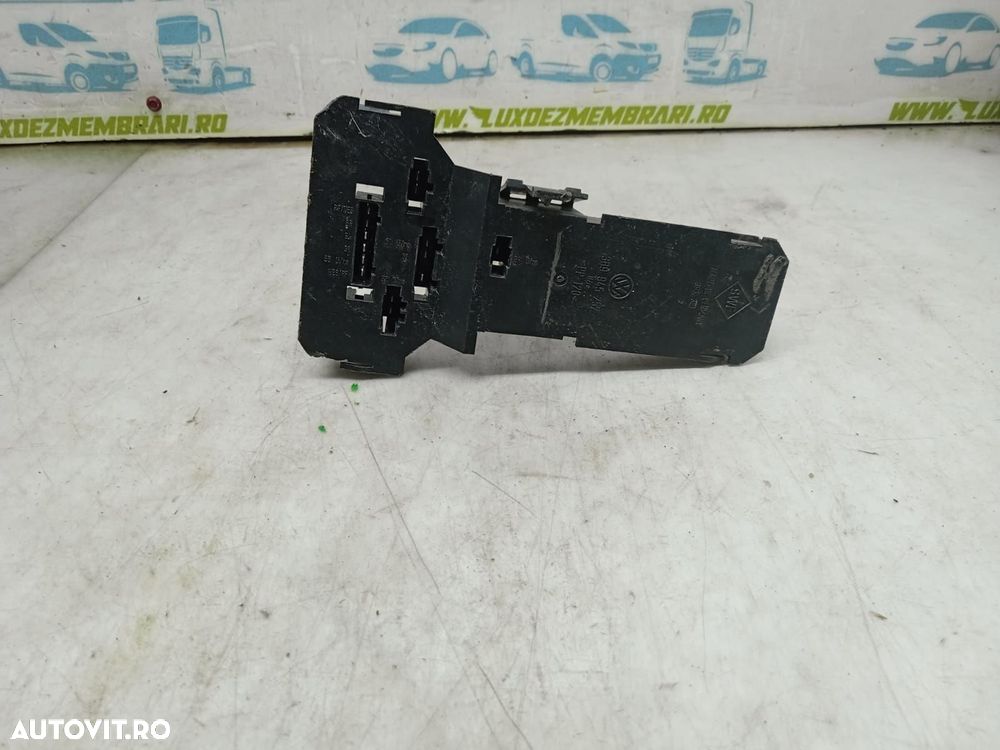 Soclu stop stanga 3b9945257 Volkswagen VW Passat B5 [1996 - 2000] - 2