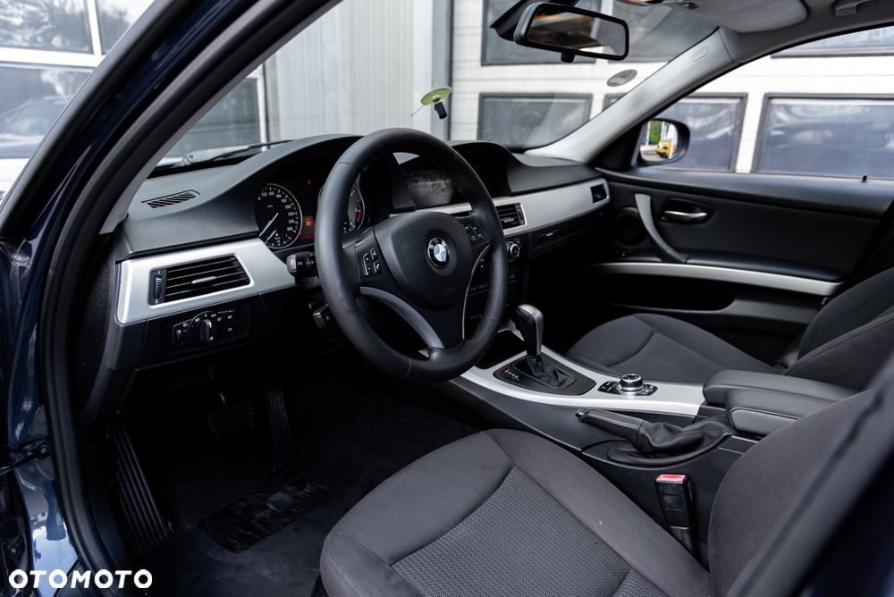 BMW Seria 3 - 26