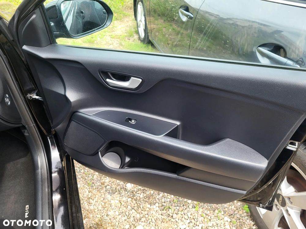 Kia Rio - 18