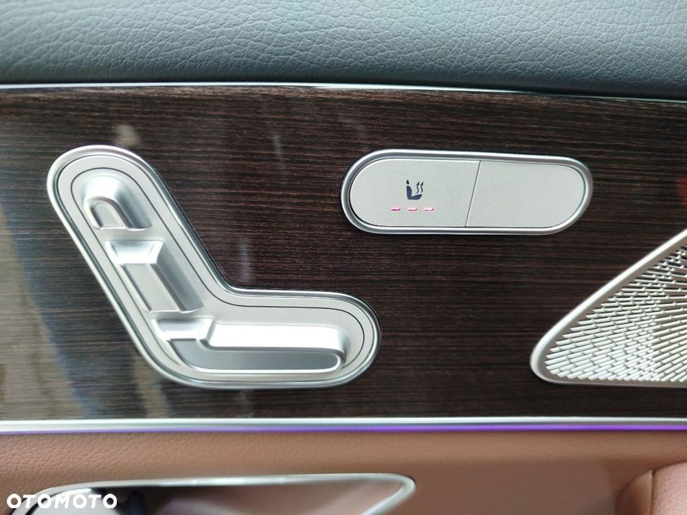 Mercedes-Benz GLS - 27