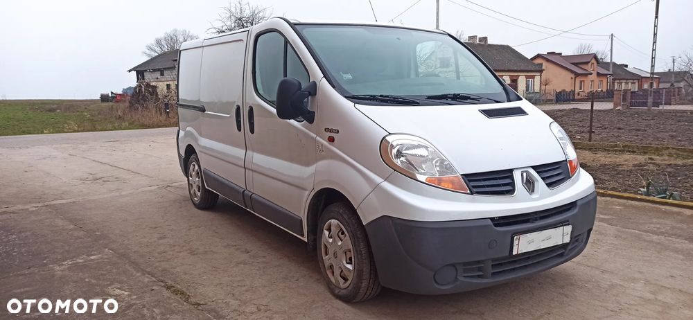 Renault TRAFIC - 2