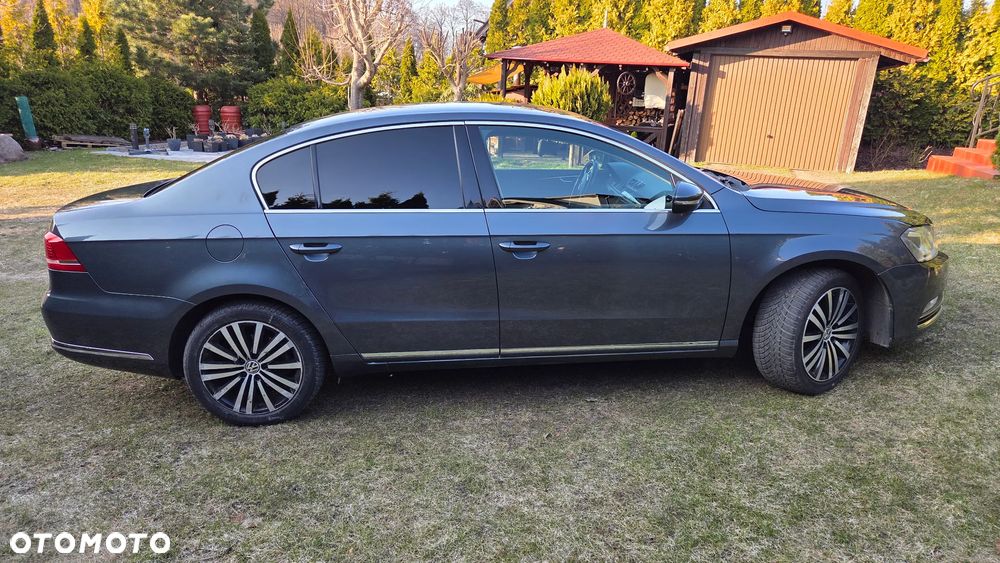 Volkswagen Passat 2.0 TDI Highline - 11
