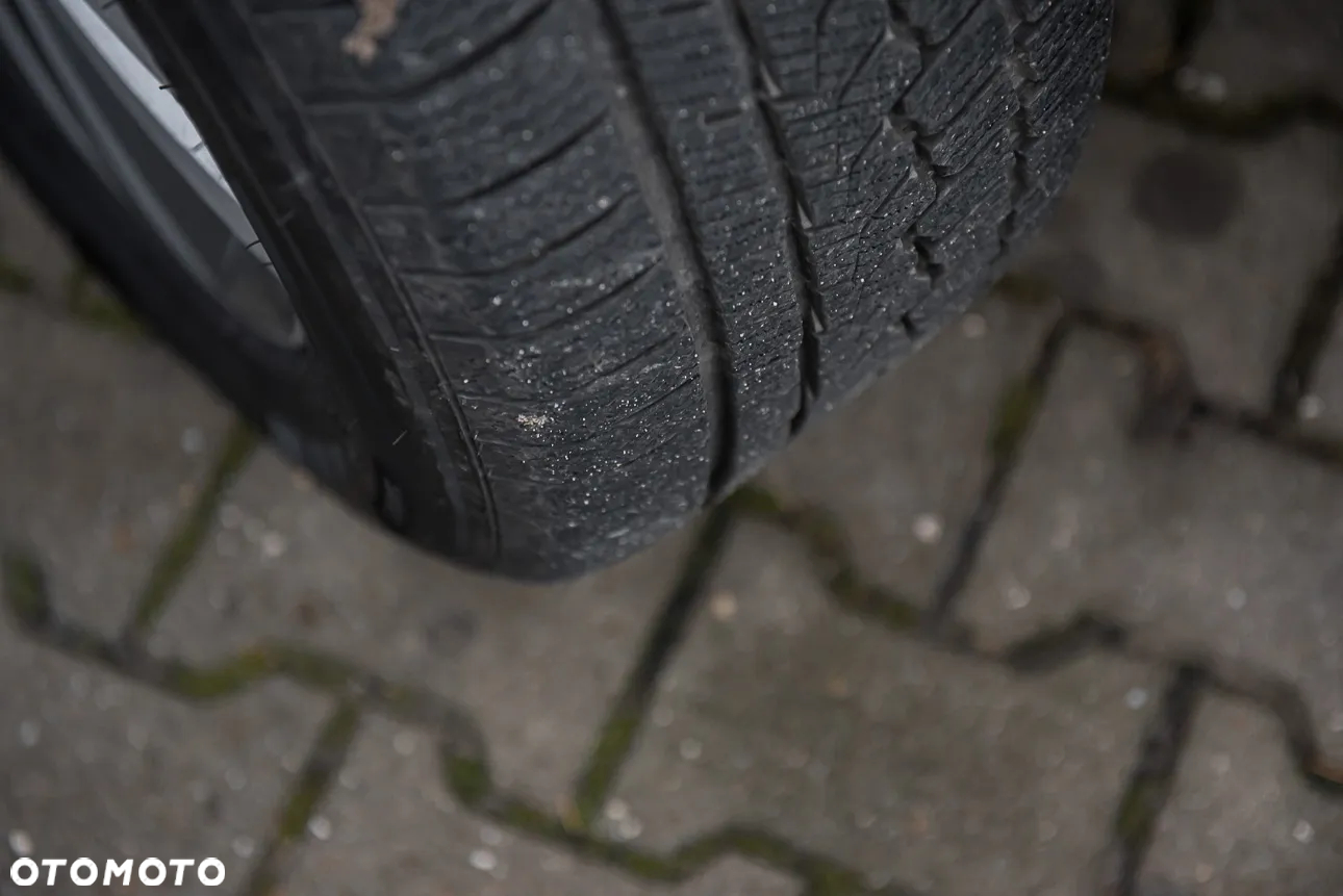Volkswagen Touareg 3.0 V6 TDI BMT R-Style - 33