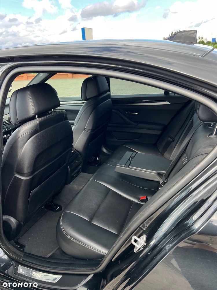 BMW Seria 5 525d Sport-Aut Luxury Line - 18