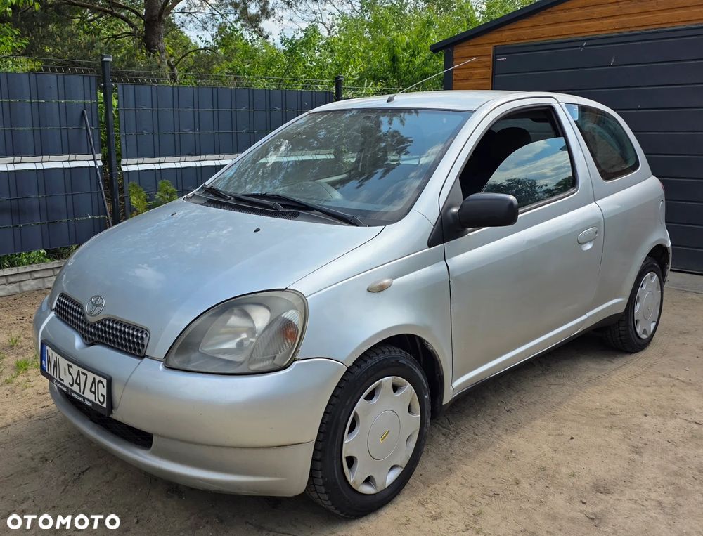 Toyota Yaris 1.0 Base - 1