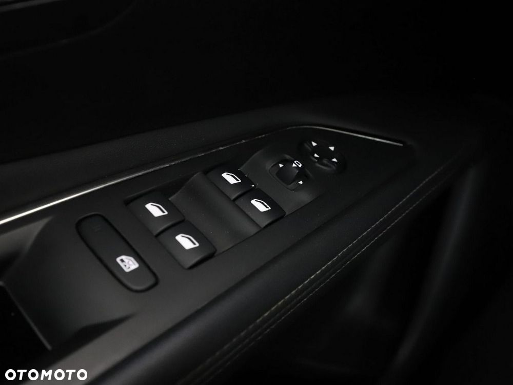 Peugeot 3008 PureTech 130 Stop & Start GPF EAT8 Allure Business-Paket - 39