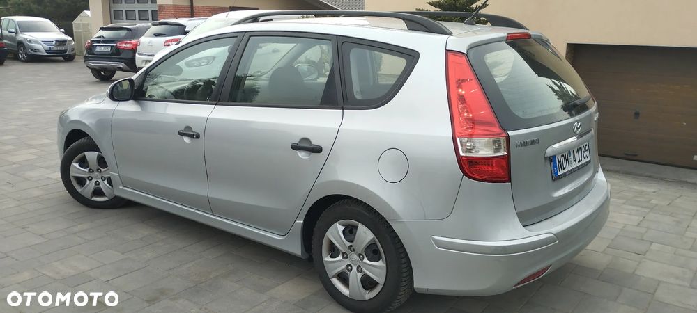 Hyundai i30 i30cw 1.6 CRDi UEFA EURO 2012 Edition - 3