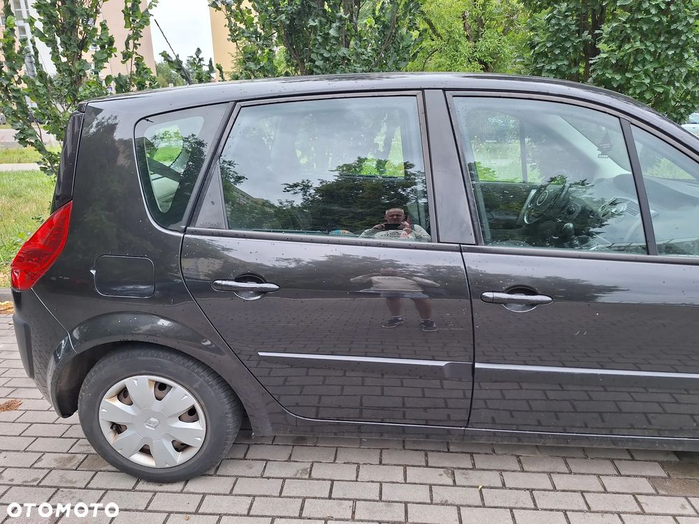 Renault Scenic 1.6 16V Authentique - 8
