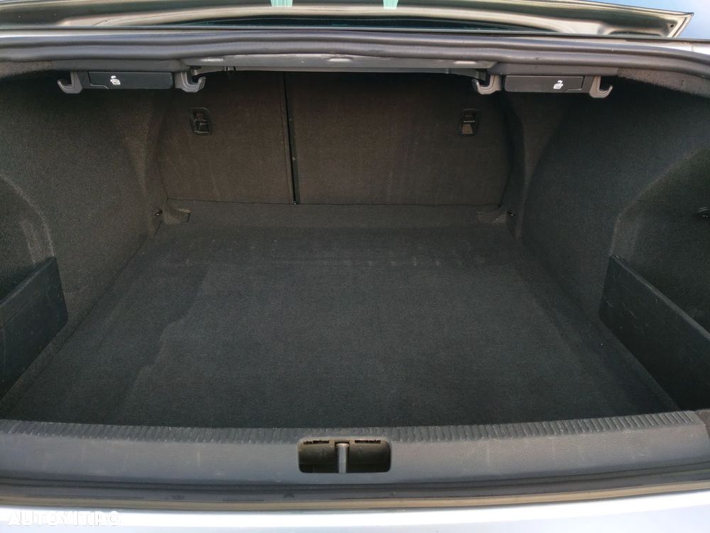 Volkswagen Passat 1.6TDI BlueMotion Tehnology Trendline - 20