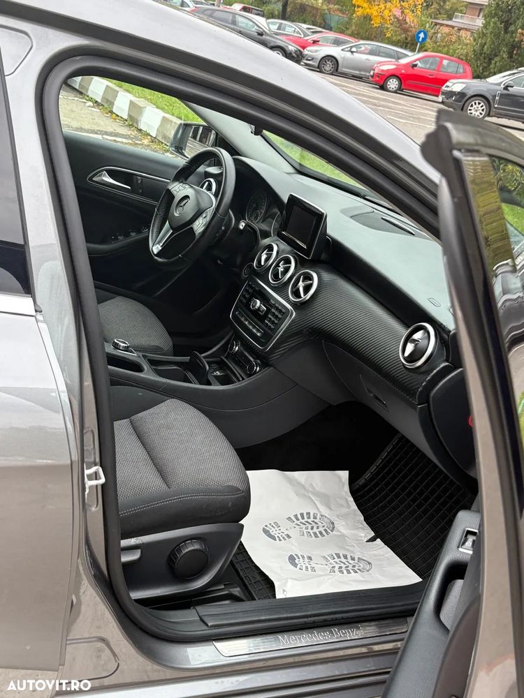 Mercedes-Benz A - 5