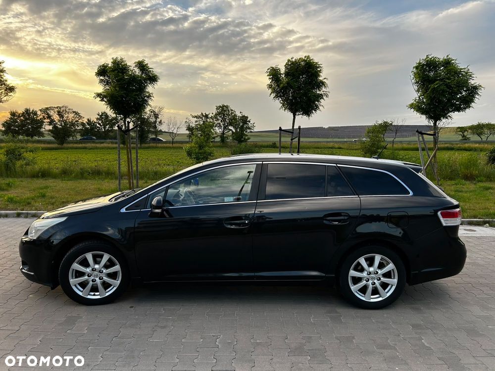 Toyota Avensis 2.0 Premium EU5 MS - 9