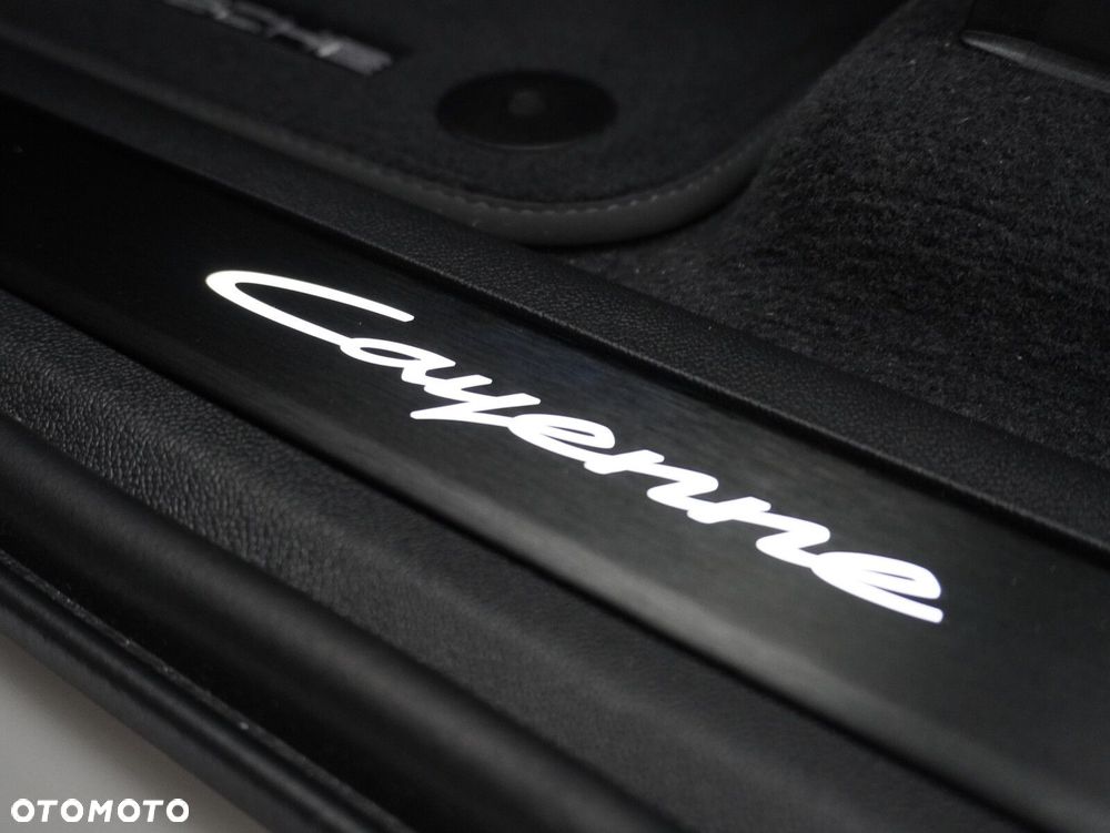 Porsche Cayenne E-Hybrid PHEV Black Edition - 23