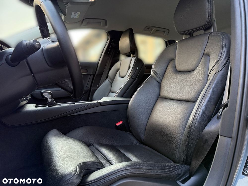 Volvo V90 Cross Country - 11