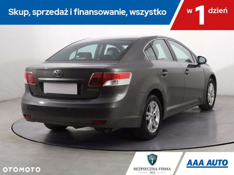 Toyota Avensis - 7