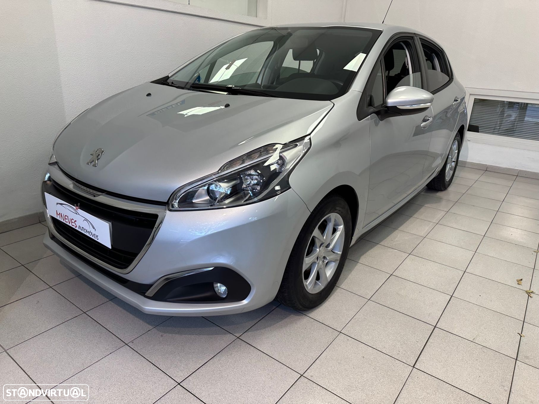 Peugeot 208 1.6 BlueHDi Style - 15