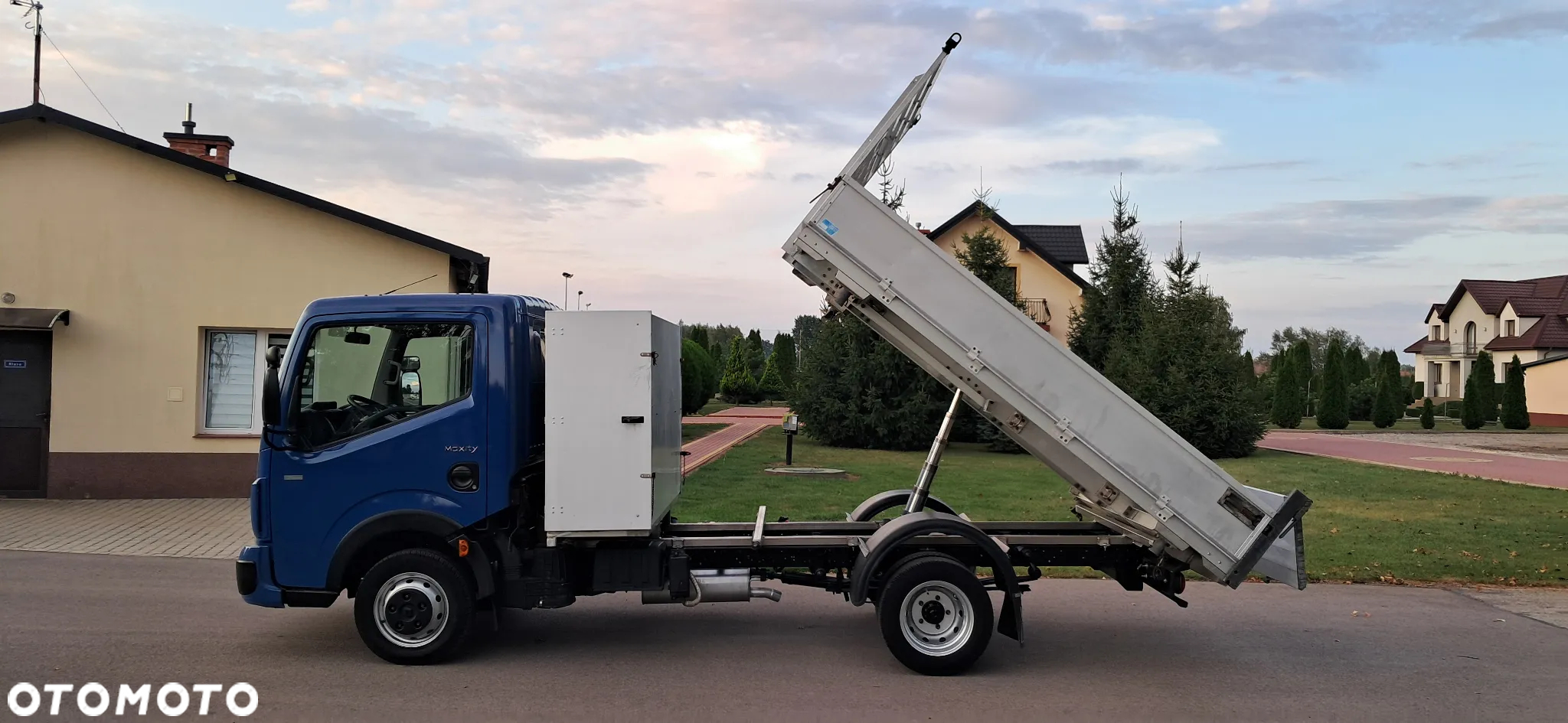 Renault Maxity 130.35 - 4