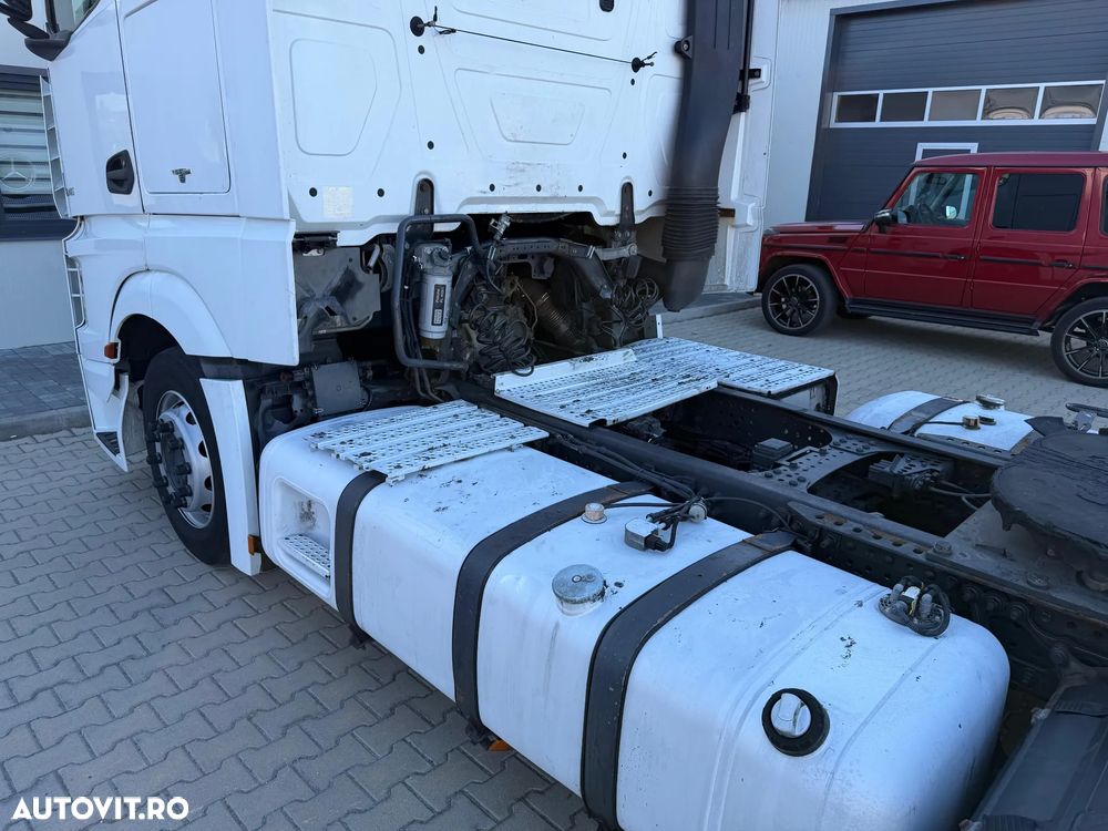 Mercedes-Benz ACTROS - 4