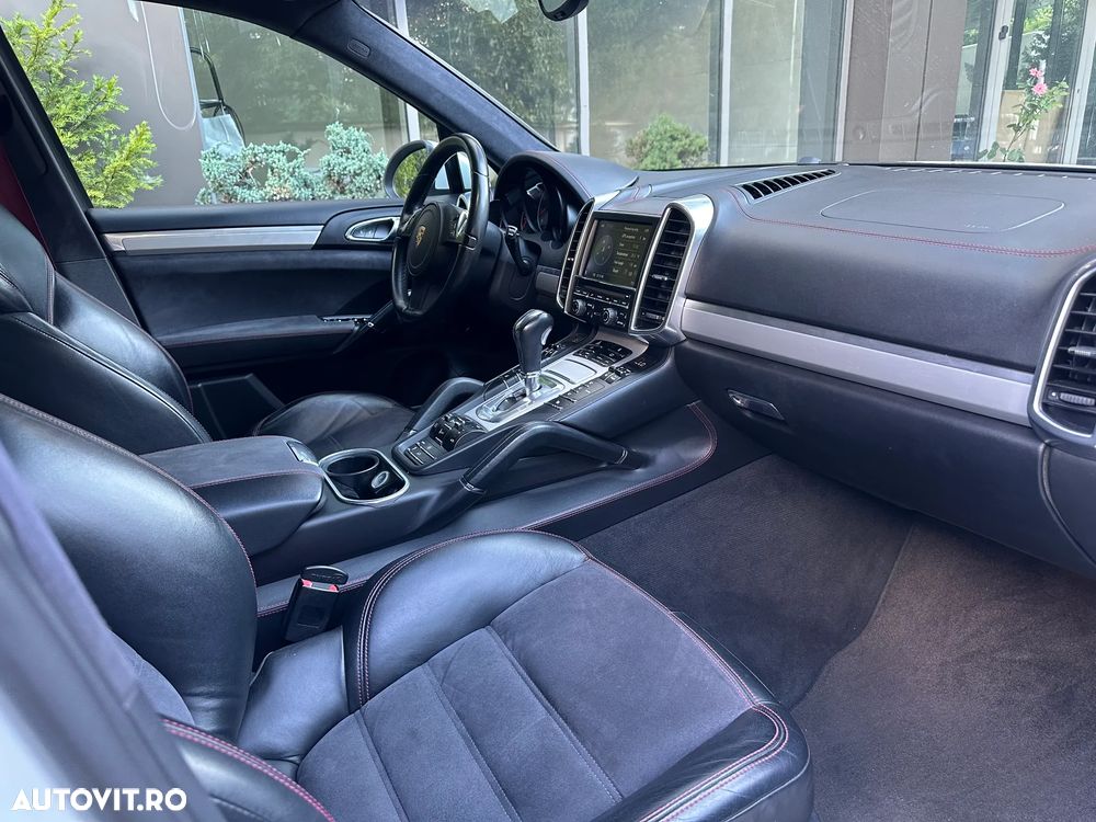 Porsche Cayenne 4.8 GTS - 9