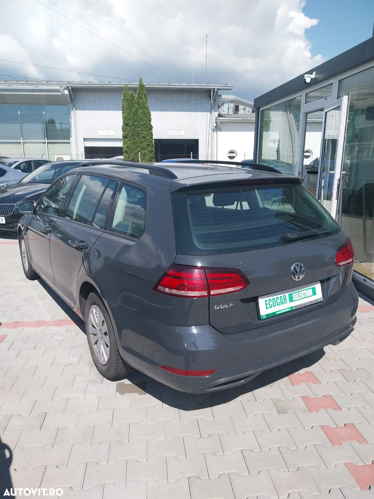 Volkswagen Golf - 2