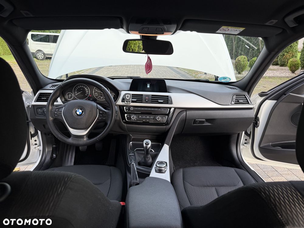 BMW Seria 3 316d M Sport - 10