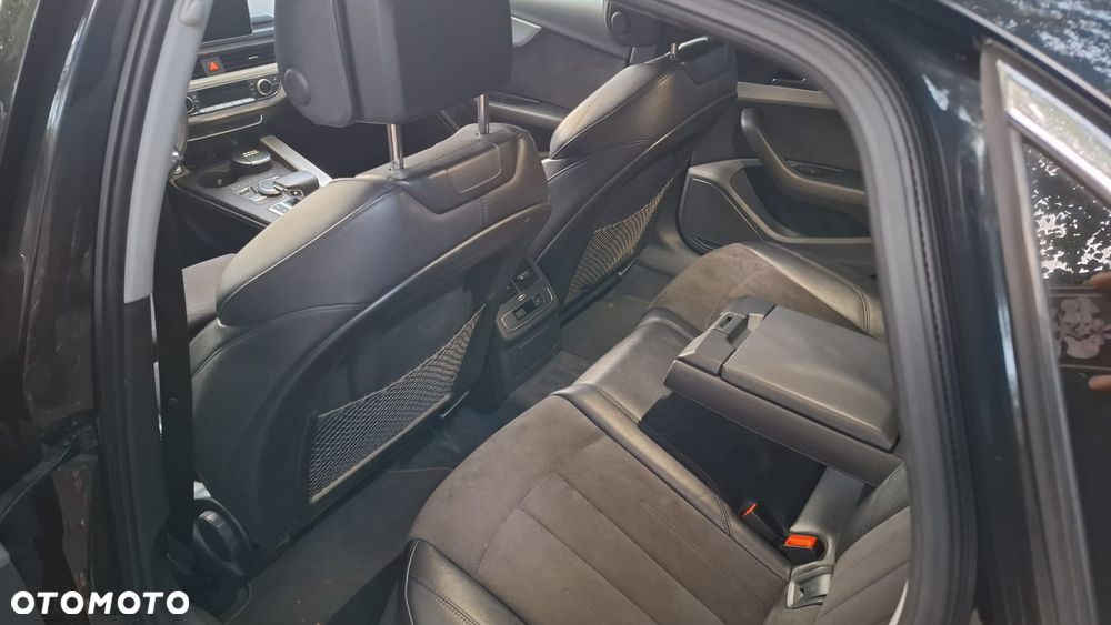 Audi A4 Limousine - 16
