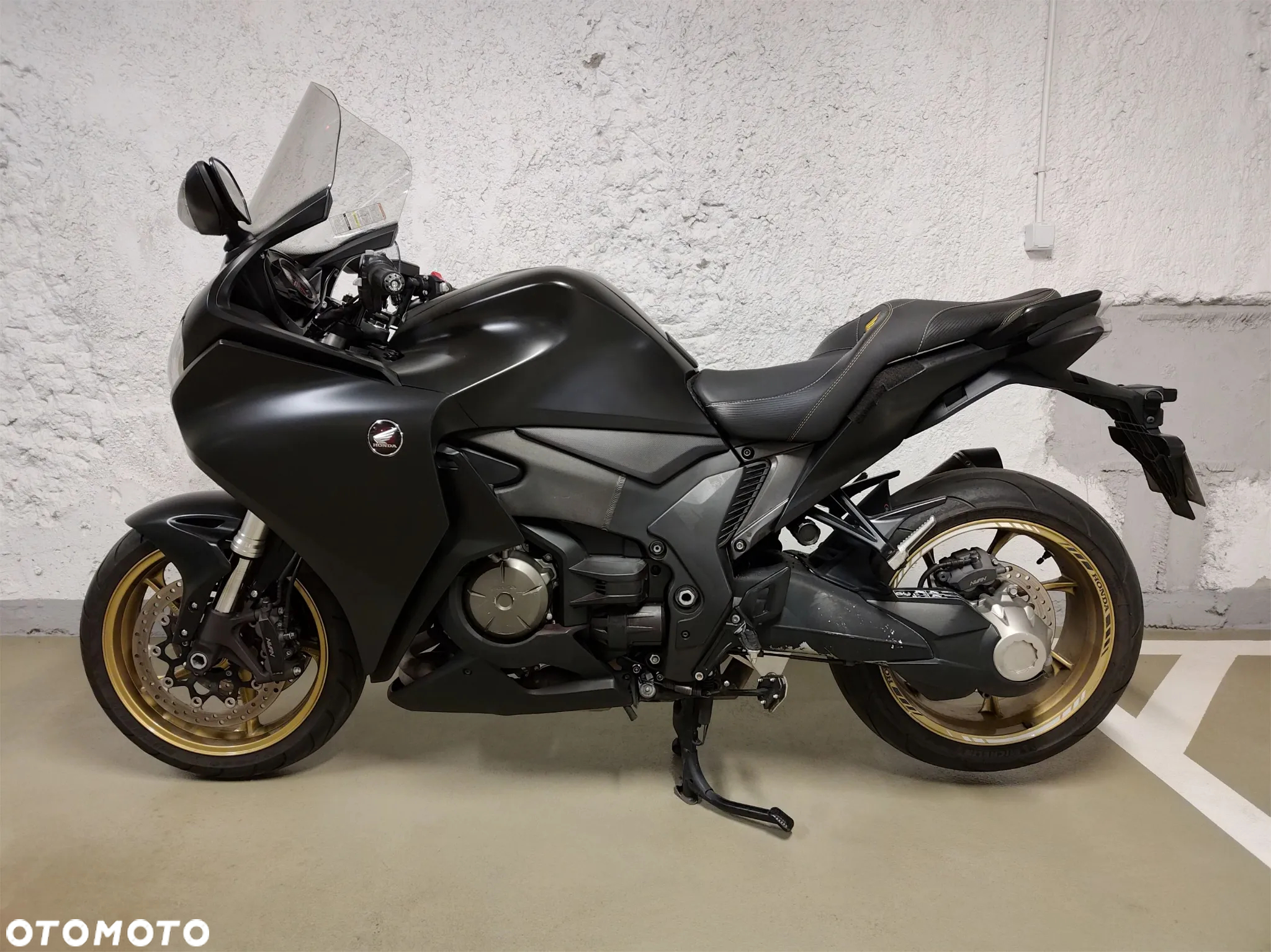 Honda VFR - 2