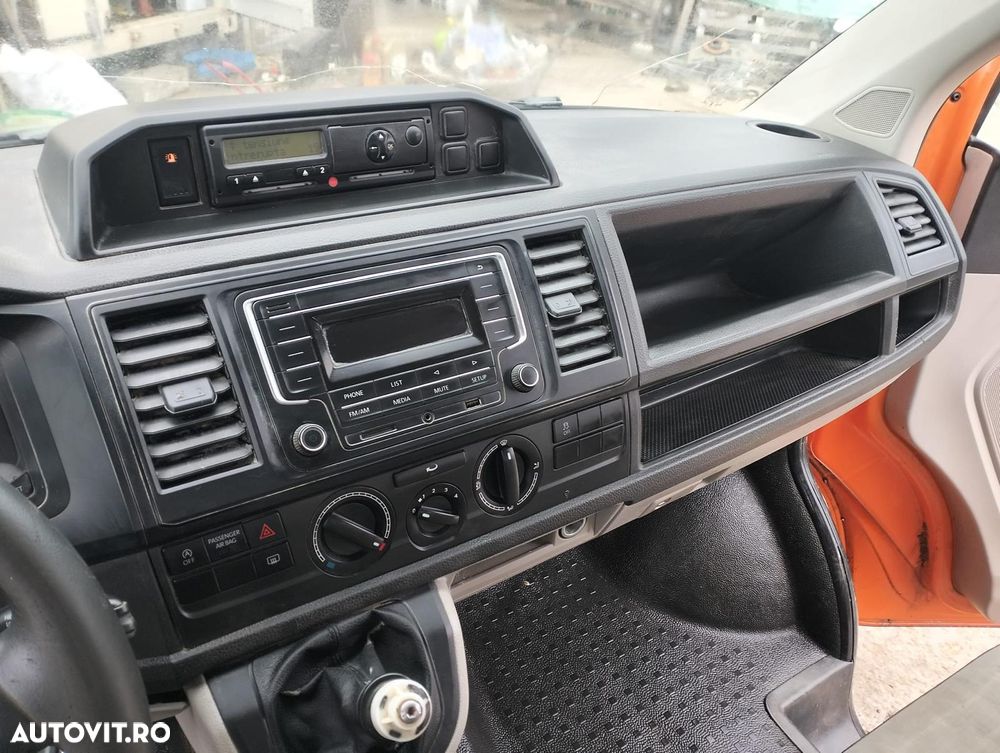 Volkswagen Transporter - 11