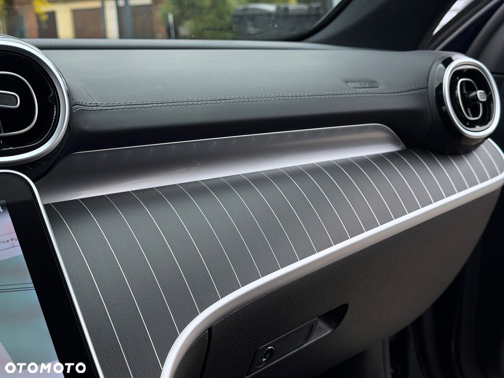 Mercedes-Benz Klasa C 300 d mHEV AMG - 23