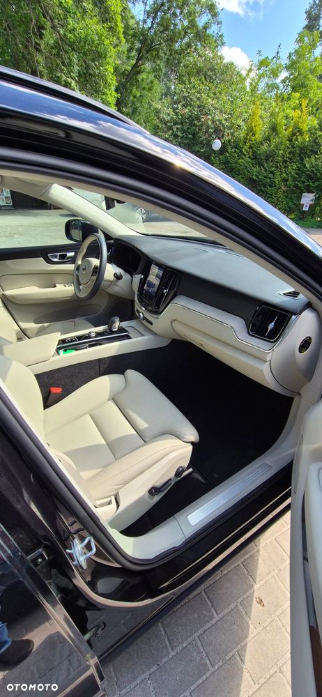 Volvo XC 60 B4 B Plus Dark - 9