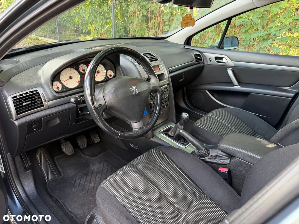 Peugeot 407 - 25