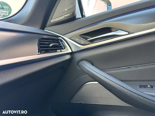 BMW Seria 5 520d xDrive AT MHEV - 32