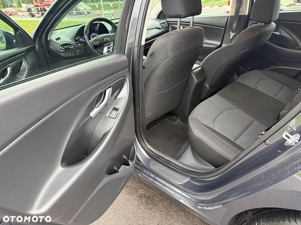 Hyundai i30 1.5 T-GDI 48V Smart - 17