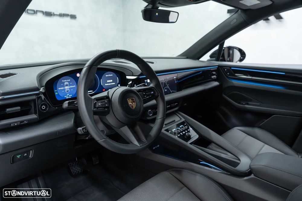 Porsche Macan Electric 4 - 17
