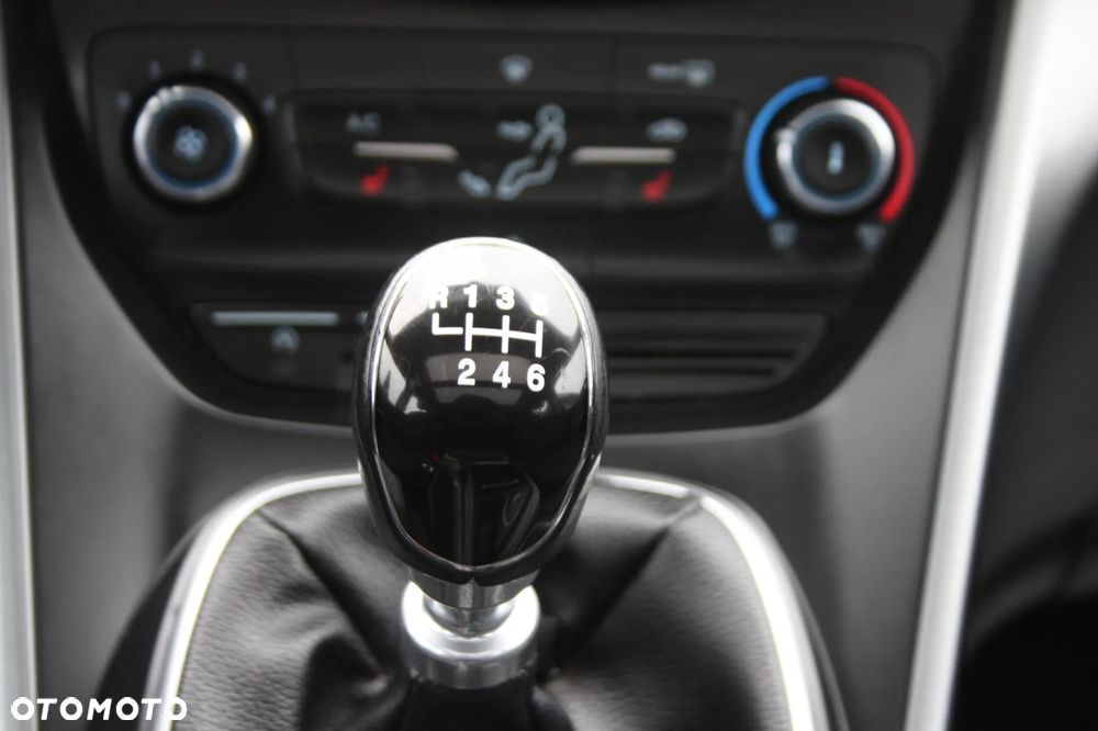 Ford Kuga 1.5 EcoBoost 2x4 Individual - 12