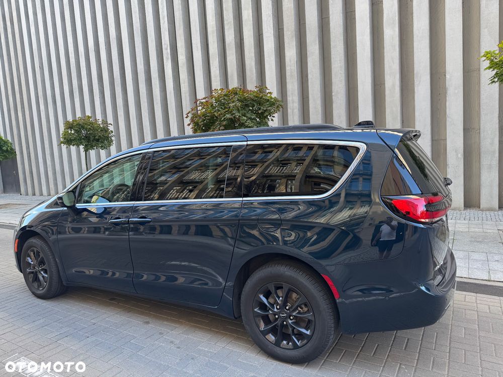 Chrysler Pacifica - 12