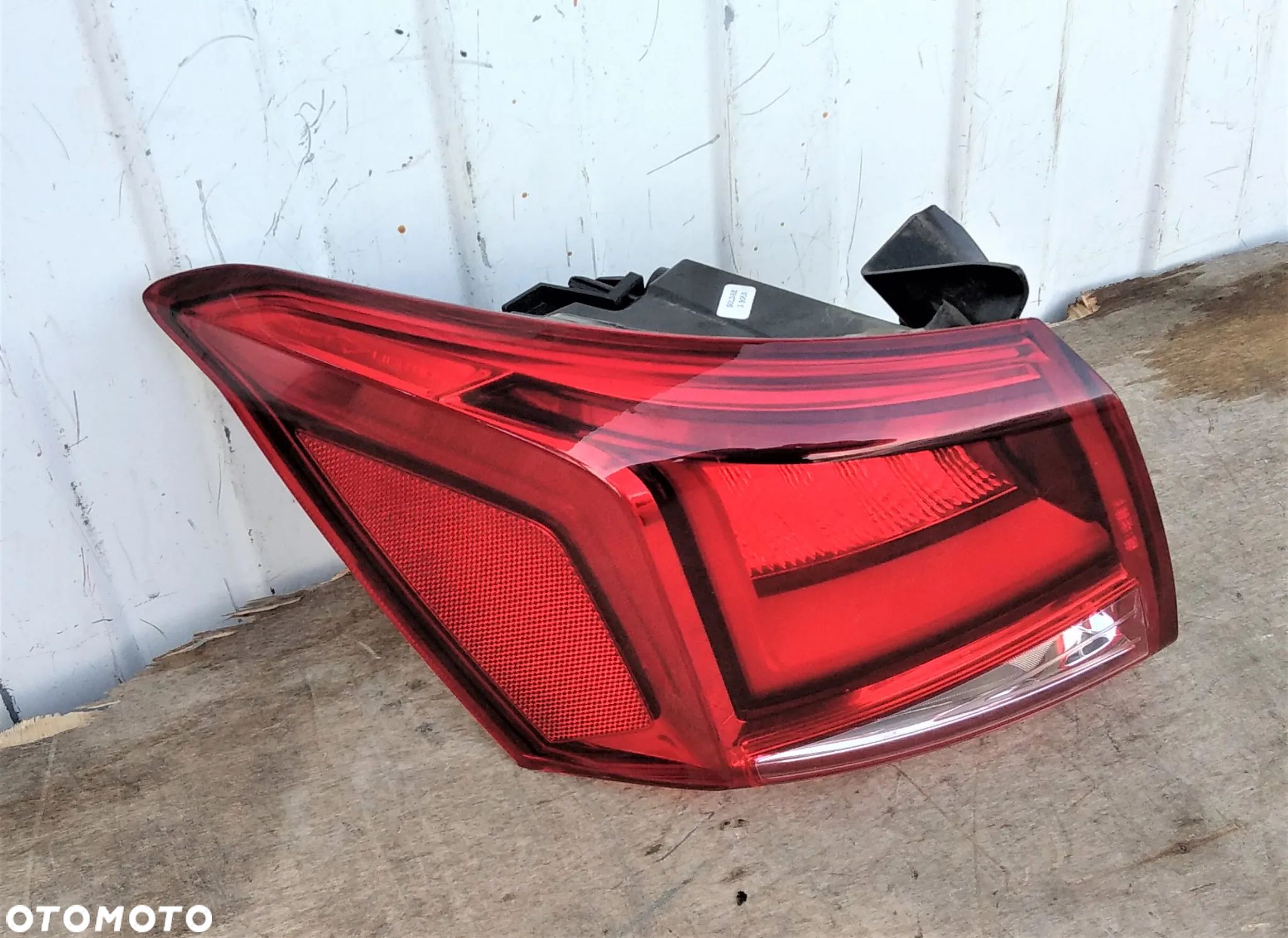SEAT ARONA 6F9 LED LAMPA LEWA TYŁ - 1