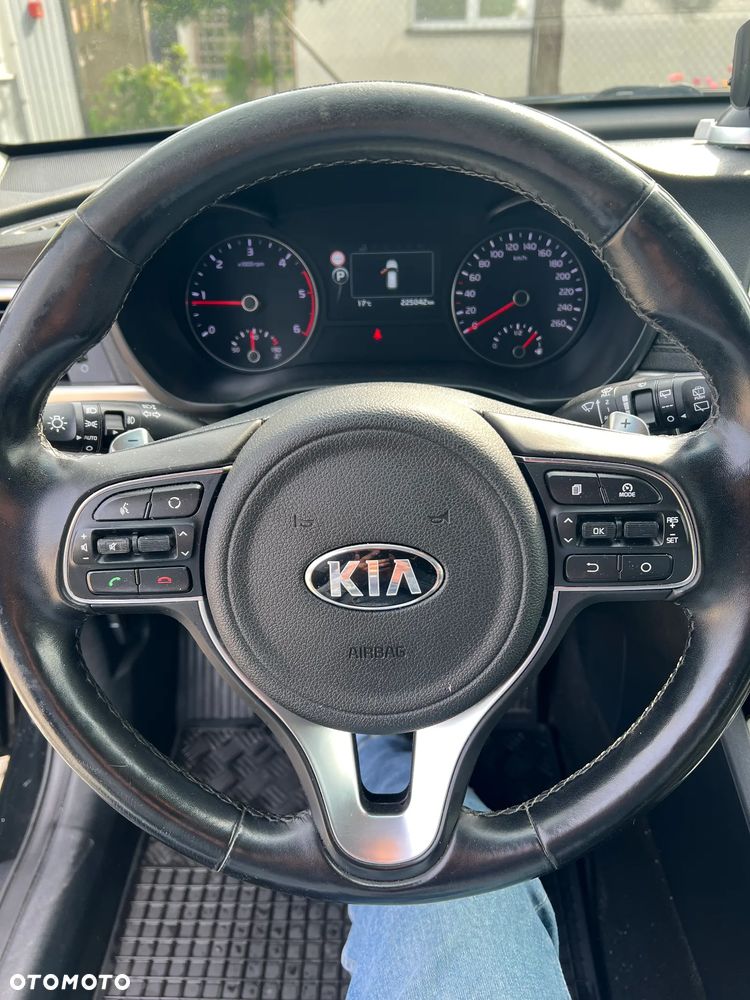 Kia Optima 1.7 CRDI L DCT - 10