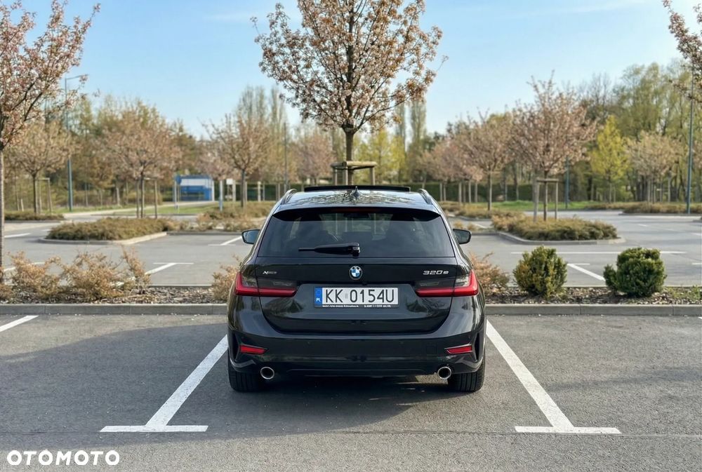 BMW Seria 3 320e PHEV xDrive M Sport sport - 7