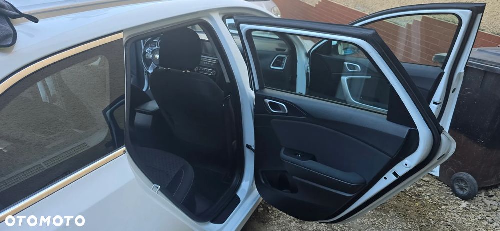 Kia Ceed 1.6 CRDi SCR M - 16