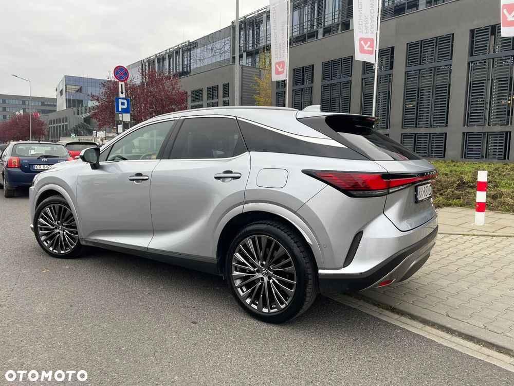 Lexus RX 450h+ Omotenashi - 2