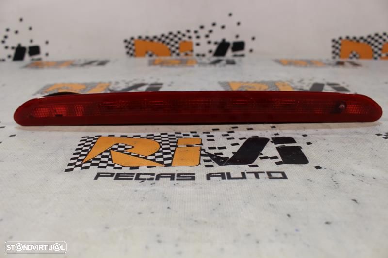3º Stop Volkswagen Polo (6R1, 6C1)  5K0945087b / 5K0 945 087 B / Terce - 1