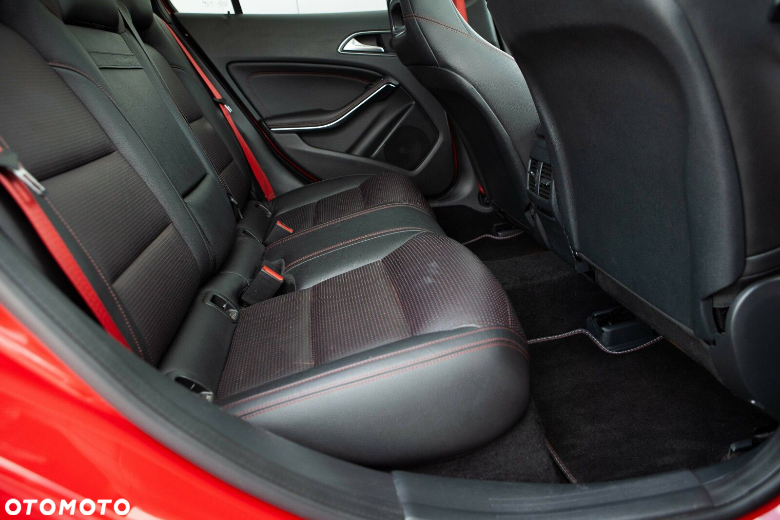 Mercedes-Benz GLA 45 AMG 4-Matic - 33