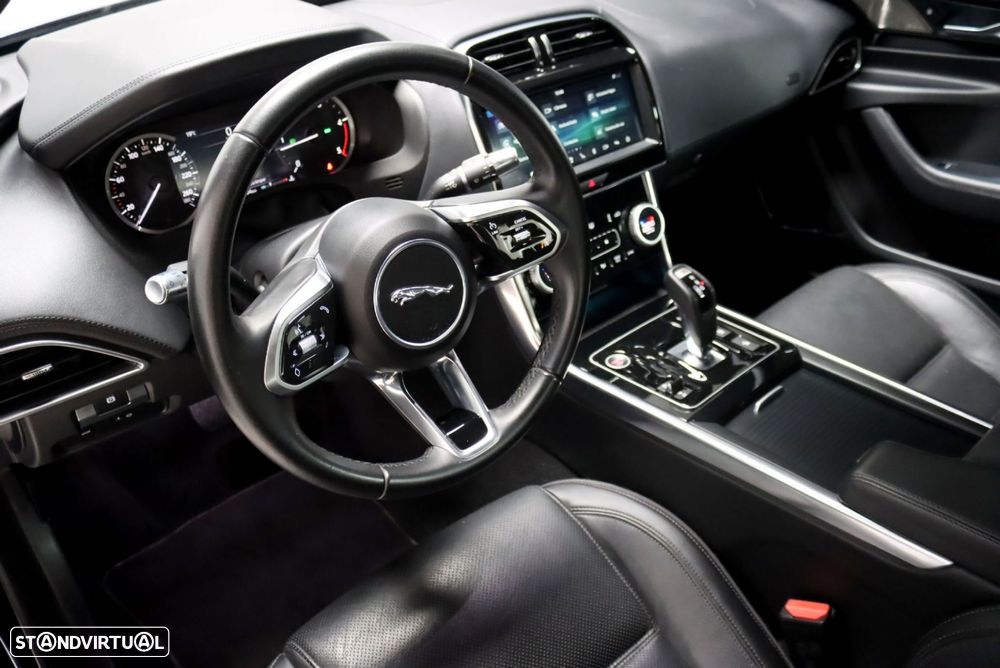 Jaguar XE D180 Aut. R-Dynamic S - 24