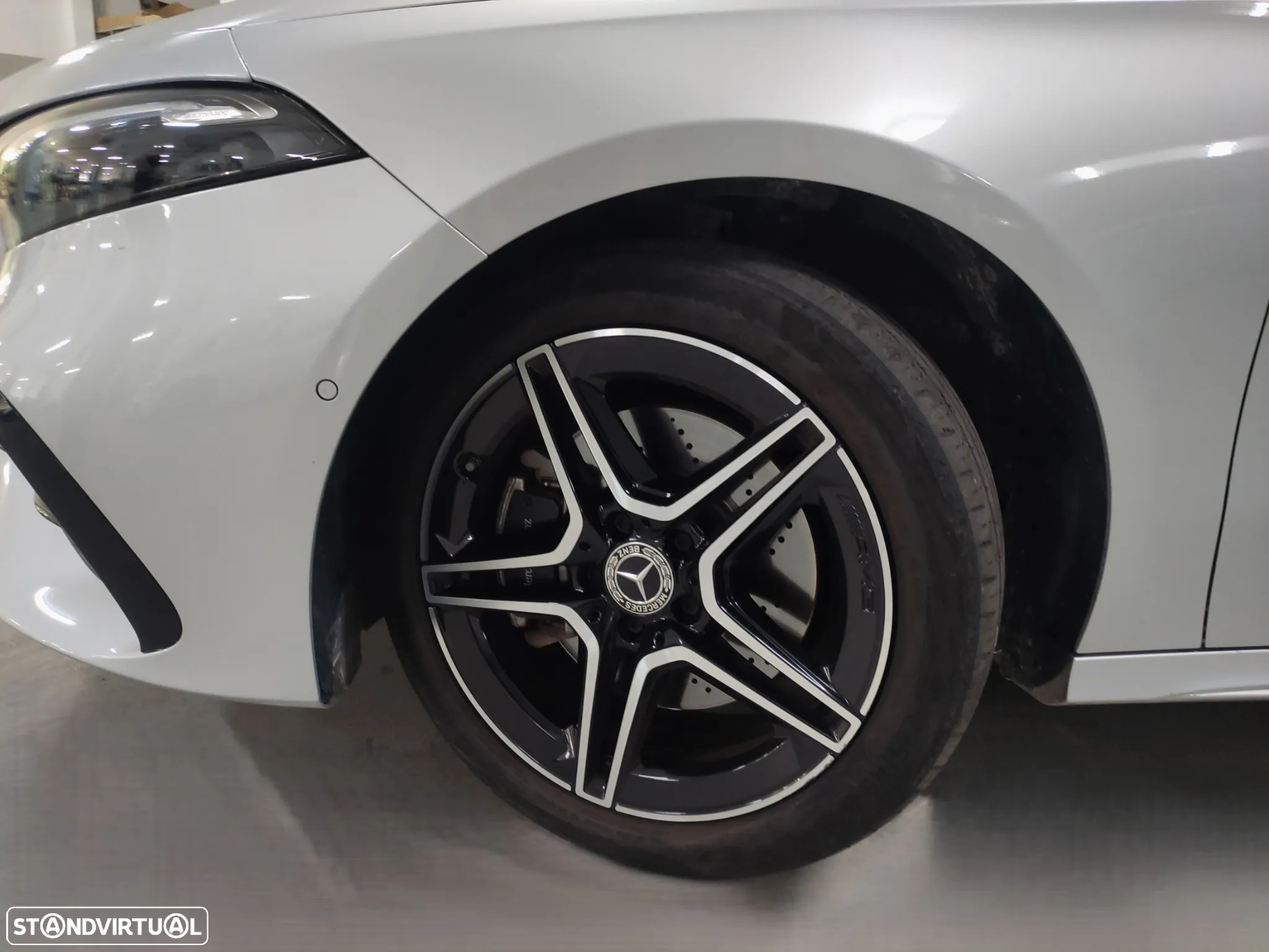 Mercedes-Benz A 250 e AMG Line - 5