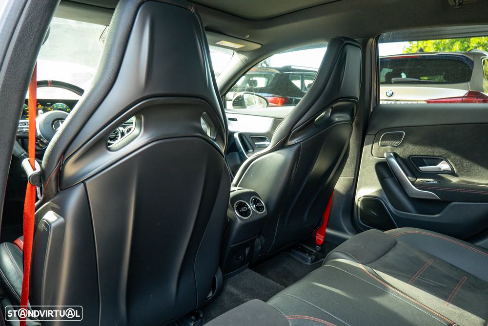 Mercedes-Benz A 35 AMG 4Matic Speedshift DCT 7G - 25
