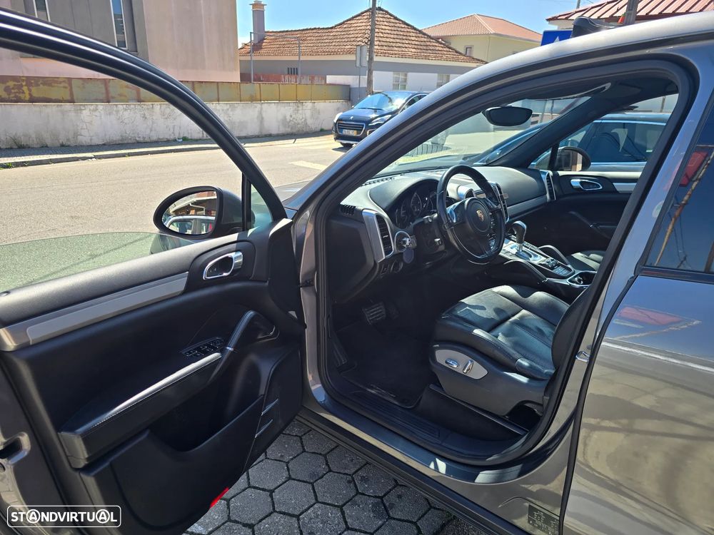 Porsche Cayenne II - 2