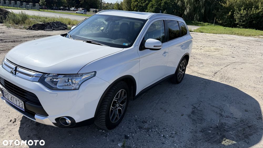 Mitsubishi Outlander - 2
