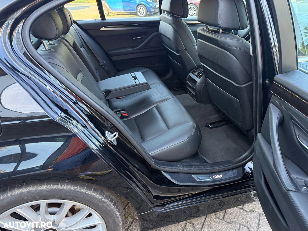 BMW Seria 5 525d Aut. Luxury Line - 23