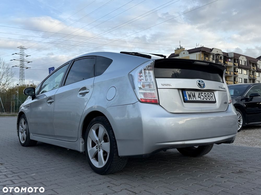 Toyota Prius (Hybrid) Executive - 4